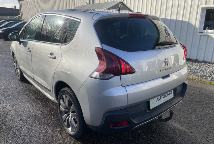 Peugeot 3008 1.6 HDi 115 ch Allure S&S / Toit Pano / Affichage tête haute/ Siège Avd. Rabattable