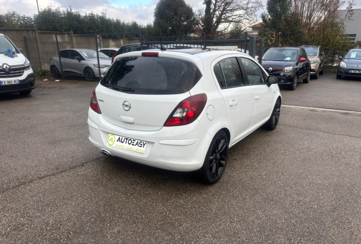Opel Corsa D / 1.4 / 100 CH / COLOR EDITION