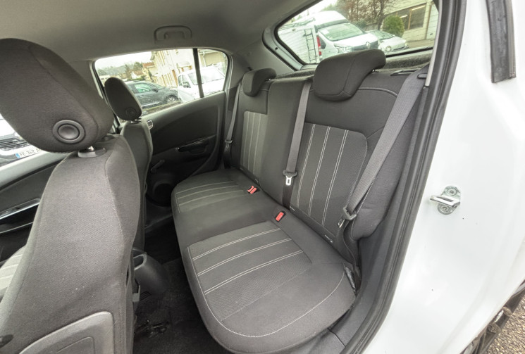 Opel Corsa D / 1.4 / 100 CH / COLOR EDITION
