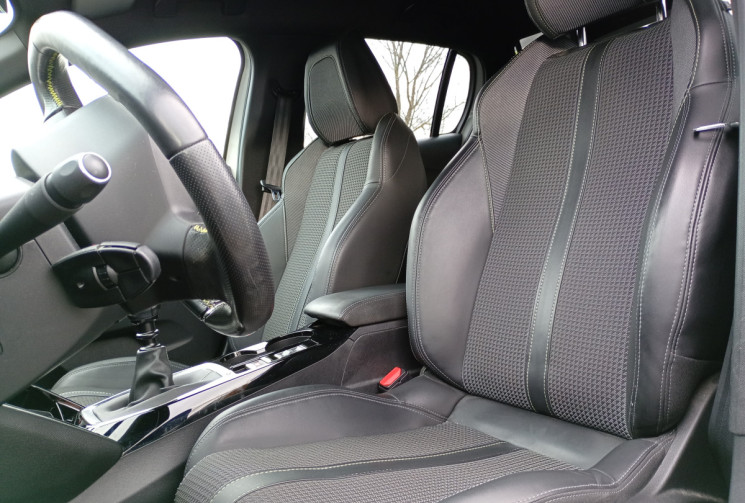 Peugeot 208  GT Line PureTech 100 S&S BVM6 *Distri Faite*