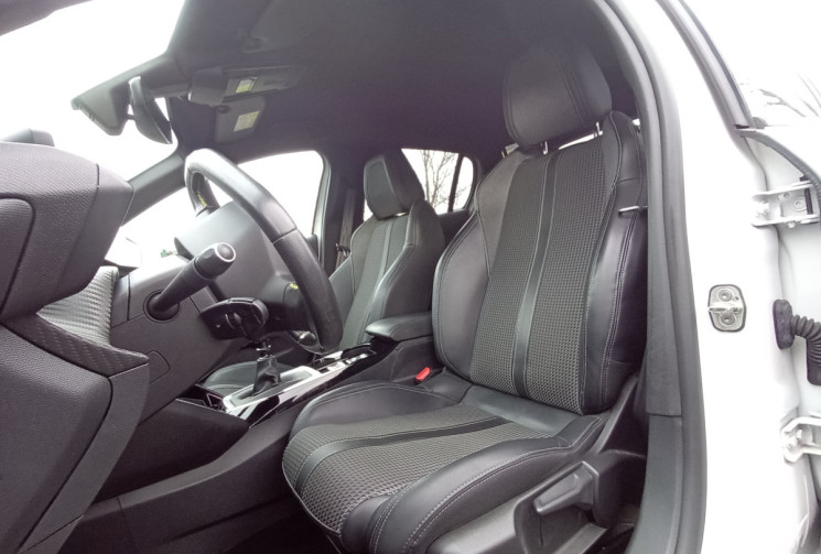 Peugeot 208  GT Line PureTech 100 S&S BVM6 *Distri Faite*