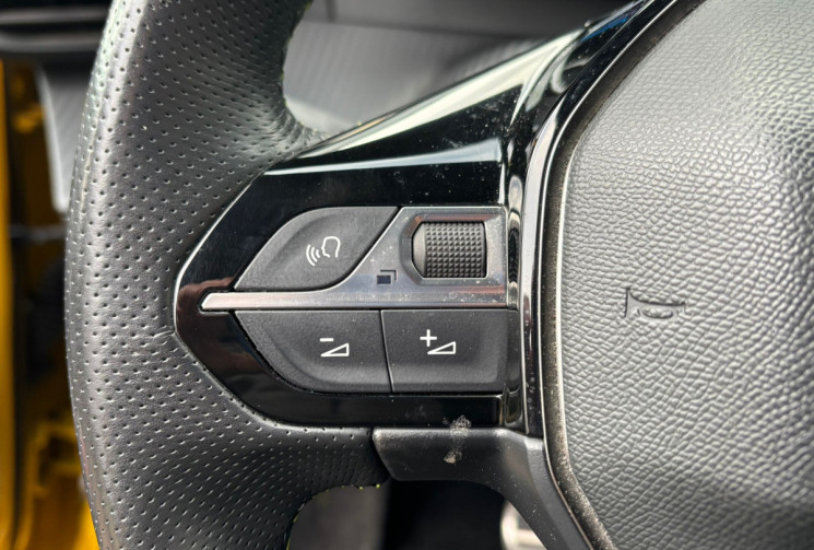 Peugeot 208 Electrique 50 kWh 136ch GT / 1ère main