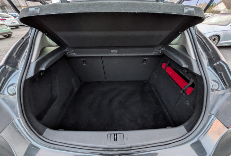 Opel Astra 1.4 I 100 ESSENTIAL / MOTEUR A CHAINE / GARANTIE 12 MOIS