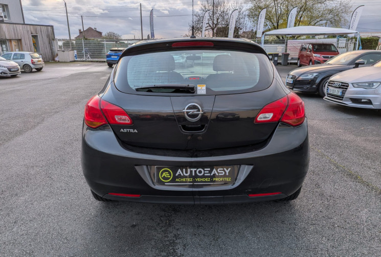 Opel Astra 1.4 I 100 ESSENTIAL / MOTEUR A CHAINE / GARANTIE 12 MOIS