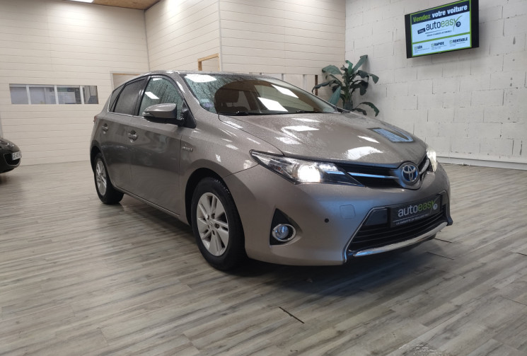 Toyota AURIS  1.8 VVT-i HSD 136h Dynamic 15P 5p ct ok 