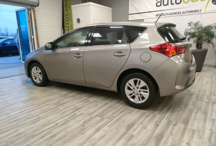 Toyota AURIS  1.8 VVT-i HSD 136h Dynamic 15P 5p ct ok 