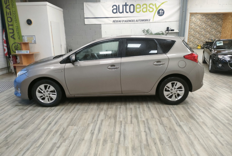 Toyota AURIS  1.8 VVT-i HSD 136h Dynamic 15P 5p ct ok 