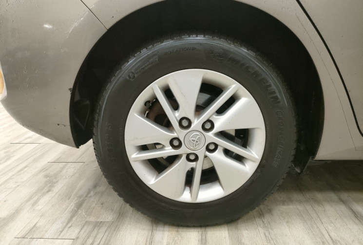 Toyota AURIS  1.8 VVT-i HSD 136h Dynamic 15P 5p ct ok 