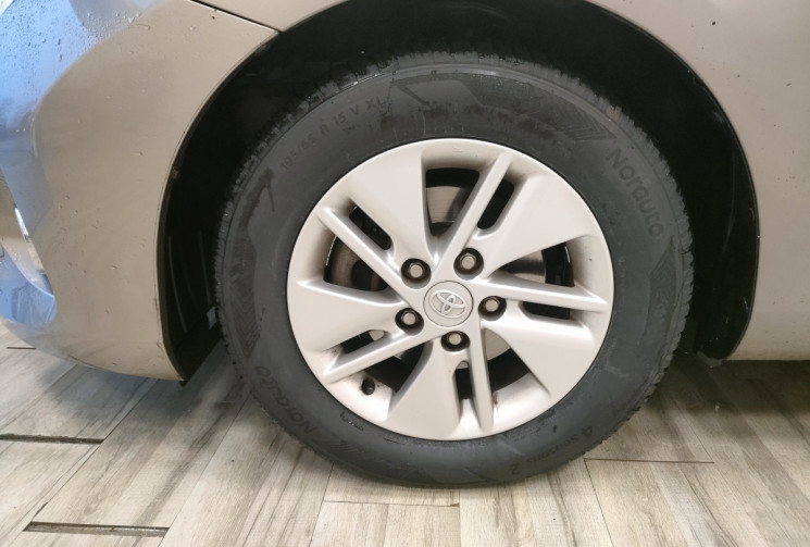 Toyota AURIS  1.8 VVT-i HSD 136h Dynamic 15P 5p ct ok 