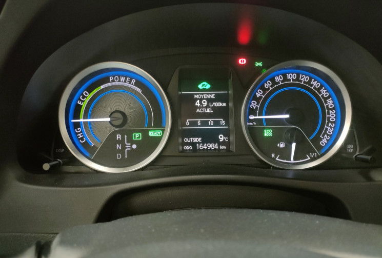 Toyota AURIS  1.8 VVT-i HSD 136h Dynamic 15P 5p ct ok 