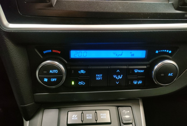 Toyota AURIS  1.8 VVT-i HSD 136h Dynamic 15P 5p ct ok 