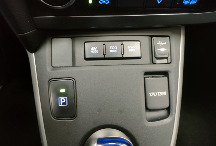 Toyota AURIS  1.8 VVT-i HSD 136h Dynamic 15P 5p ct ok 