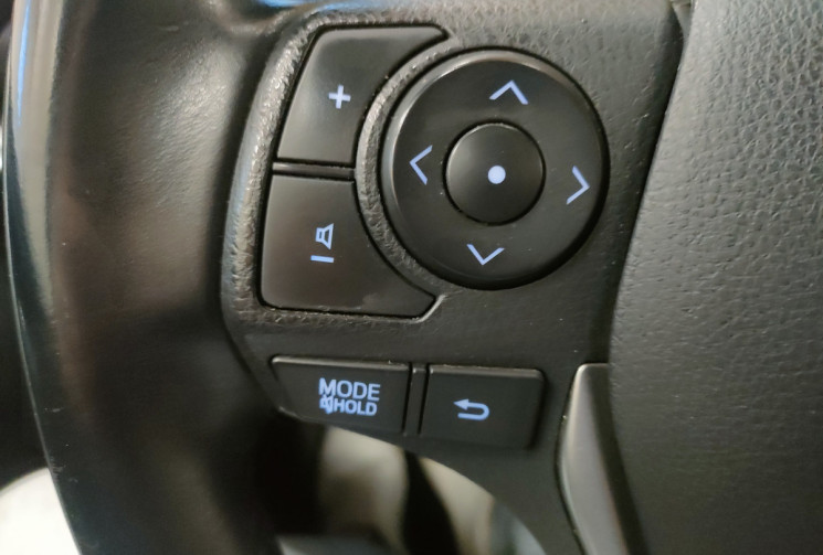 Toyota AURIS  1.8 VVT-i HSD 136h Dynamic 15P 5p ct ok 