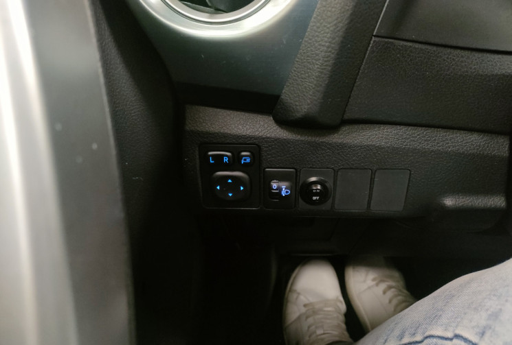 Toyota AURIS  1.8 VVT-i HSD 136h Dynamic 15P 5p ct ok 