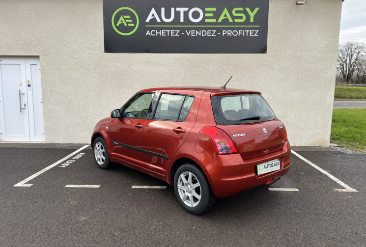 Suzuki Swift III 1.3 i 16V 4x4 93 cv GLX