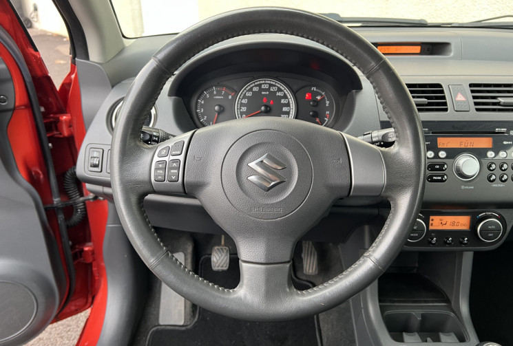 Suzuki Swift III 1.3 i 16V 4x4 93 cv GLX