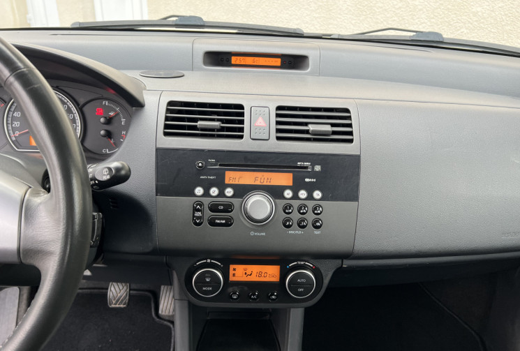 Suzuki Swift III 1.3 i 16V 4WD 93 cv GLX