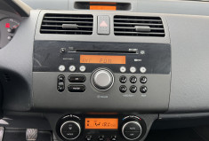 Suzuki Swift III 1.3 i 16V 4x4 93 cv GLX