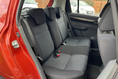 Suzuki Swift III 1.3 i 16V 4x4 93 cv GLX