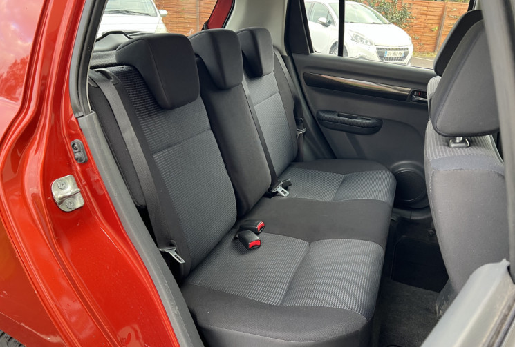 Suzuki Swift III 1.3 i 16V 4WD 93 cv GLX