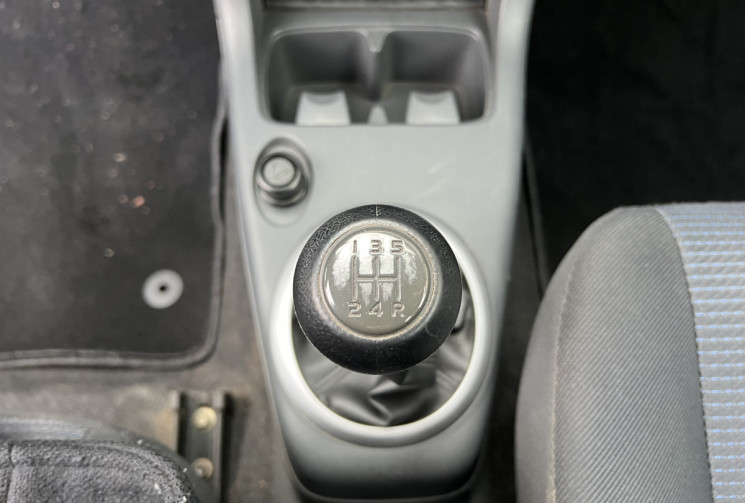 Suzuki Swift III 1.3 i 16V 4x4 93 cv GLX