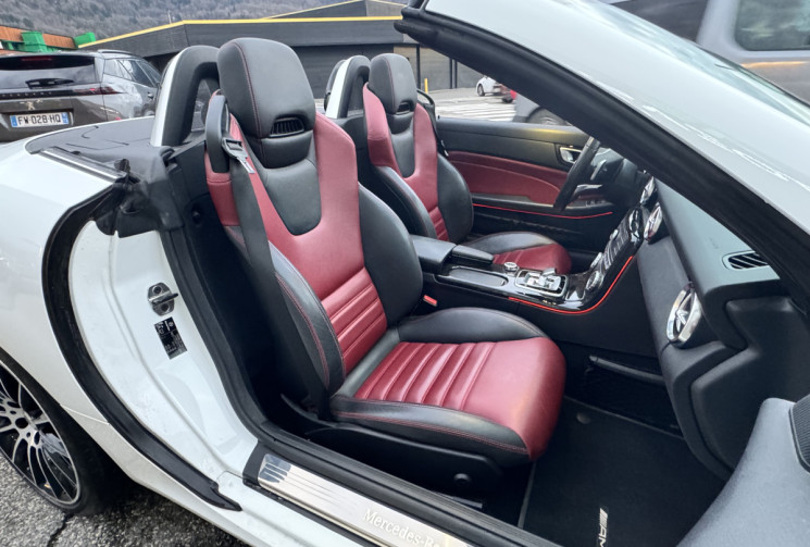 Mercedes SLC 300 2.0i turbo 245 9G-TRONIC Fascination