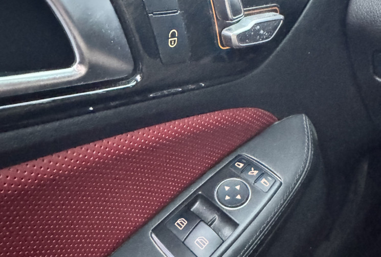 Mercedes SLC 300 2.0i turbo 245 9G-TRONIC Fascination