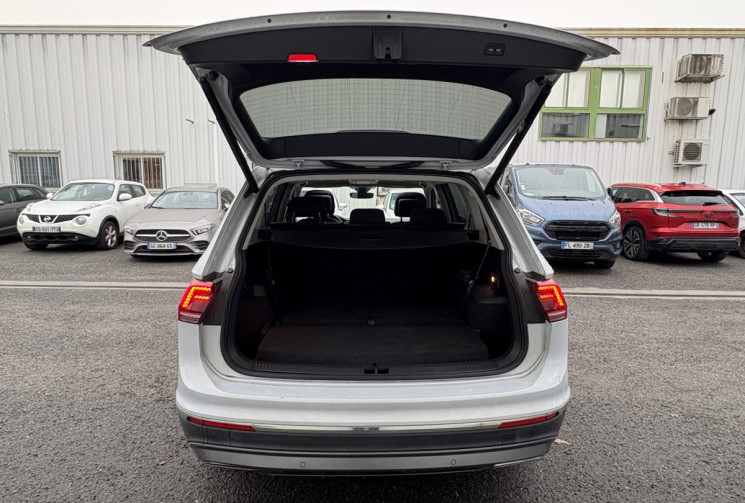 Volkswagen Tiguan Carat 7 places 2.0 TDI 150cv * Toit Ouvrant * Caméra 360 * Carplay * Hayon Elec
