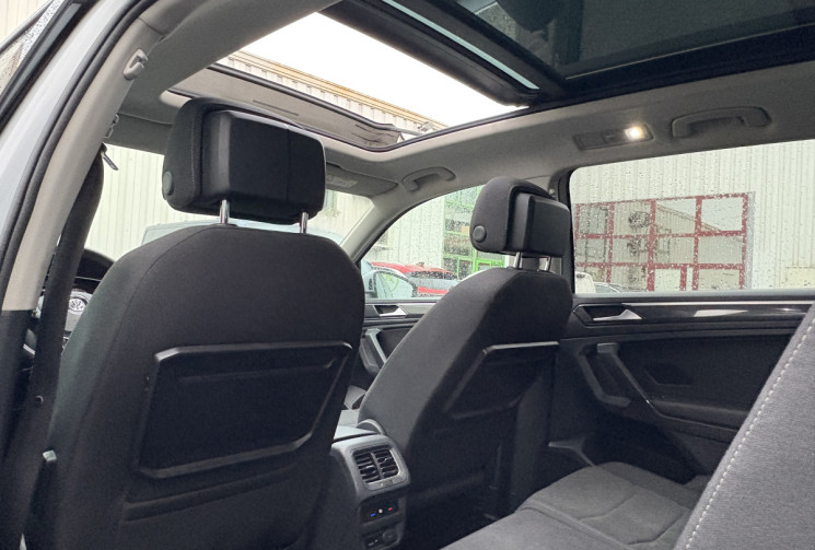 Volkswagen Tiguan Carat 7 places 2.0 TDI 150cv * Toit Ouvrant * Caméra 360 * Carplay * Hayon Elec
