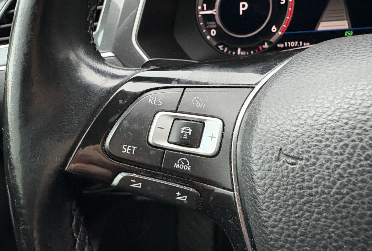 Volkswagen Tiguan Carat 7 places 2.0 TDI 150cv * Toit Ouvrant * Caméra 360 * Carplay * Hayon Elec