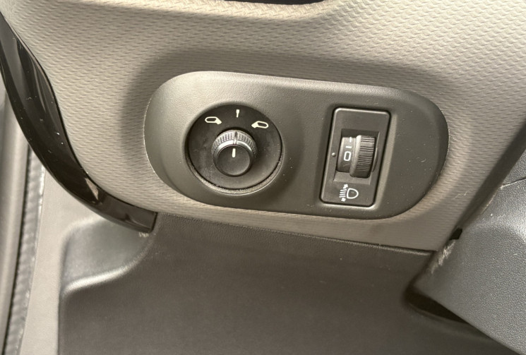 Citroën C4 CACTUS FEEL Business 1.5 BlueHdi 100cv * Caméra * Carplay