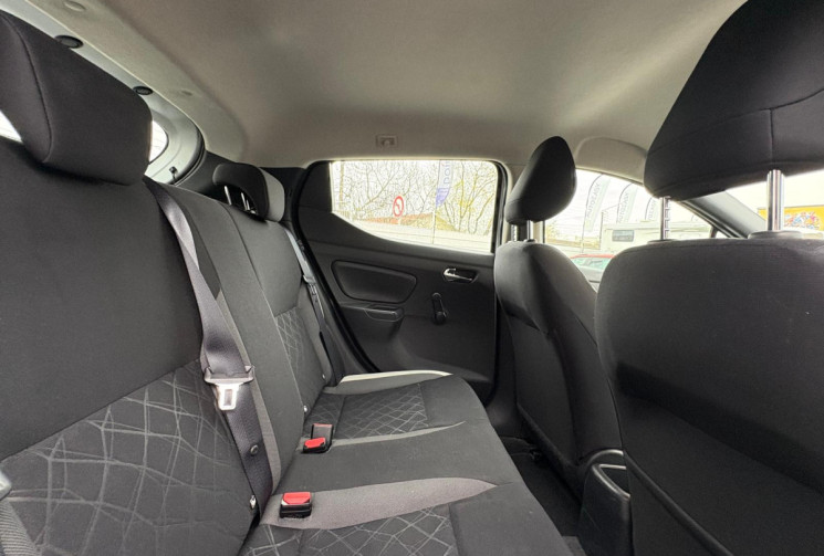 Nissan Micra  V 1.5 DCI 90 ACENTA / DISTRIBUTION FAITE / GARANTIE 12 MOIS 