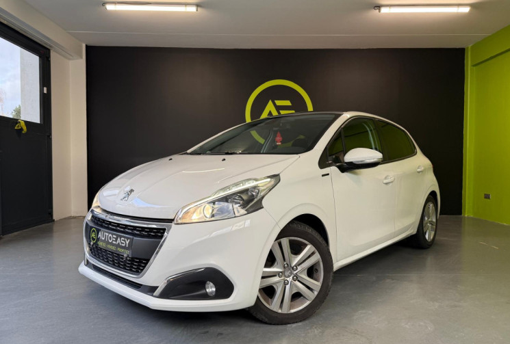 Peugeot 208  1.2 VTI 82 SIGNATURE * TOIT PANORAMIQUE / CLIM AUTOMATIQUE / CARPLAY / SIEGES CHAUFFANT