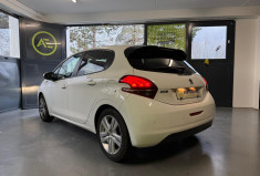 Peugeot 208  1.2 VTI 82 SIGNATURE * COURROIE OK / TOIT PANORAMIQUE / CLIM AUTOMATIQUE / CARPLAY 