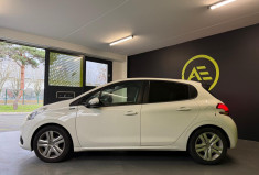 Peugeot 208  1.2 VTI 82 SIGNATURE * COURROIE OK / TOIT PANORAMIQUE / CLIM AUTOMATIQUE / CARPLAY 