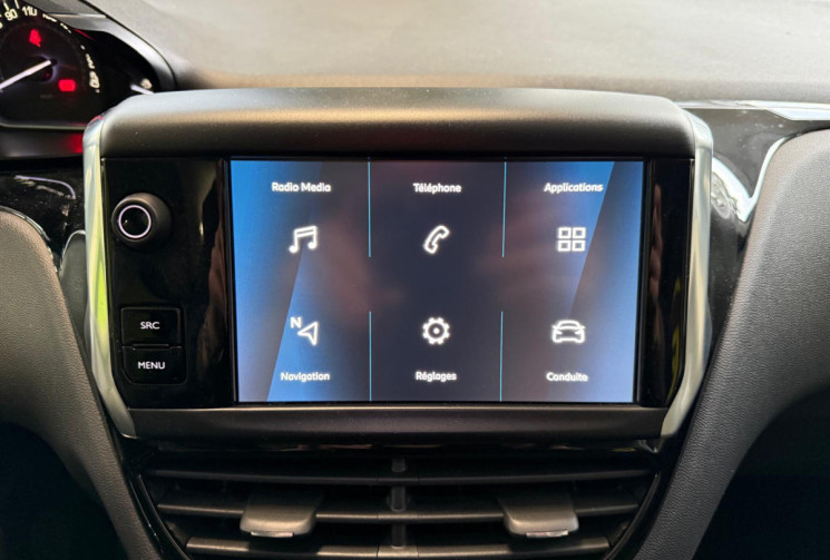Peugeot 208  1.2 VTI 82 SIGNATURE * TOIT PANORAMIQUE / CLIM AUTOMATIQUE / CARPLAY / SIEGES CHAUFFANT