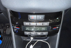 Peugeot 208  1.2 VTI 82 SIGNATURE * COURROIE OK / TOIT PANORAMIQUE / CLIM AUTOMATIQUE / CARPLAY 