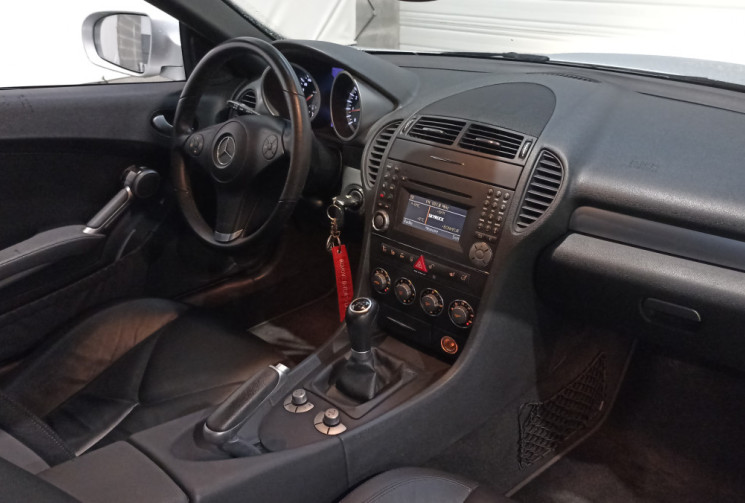 Mercedes SLK Classe 200K / suivi très complets