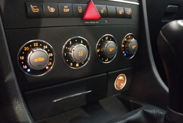 Mercedes SLK Classe 200K – Contact et suivi très complets