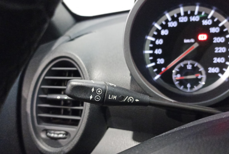 Mercedes SLK Classe 200K / suivi très complets