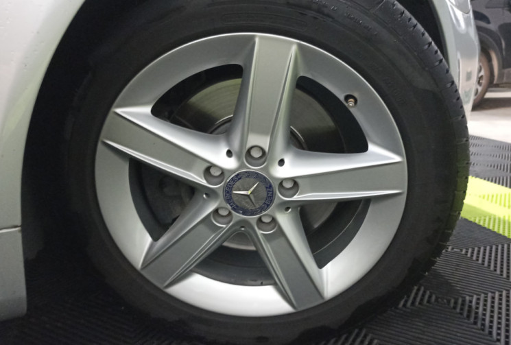 Mercedes SLK Classe 200K – Contact et suivi très complets