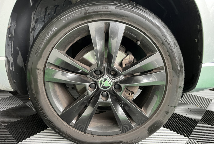 Skoda Karoq  1.5 TSI Sportline / Boitier ethanol homologué / Hayon électrique / Toit panoramique