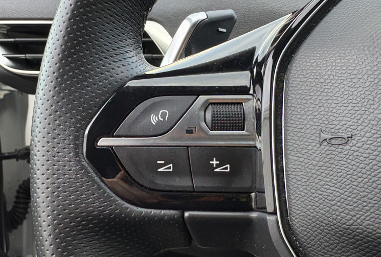 Peugeot 5008 5008 1.5 Blue HDI 130 GT Pack * Toit Ouvrant * Carplay * Caméra