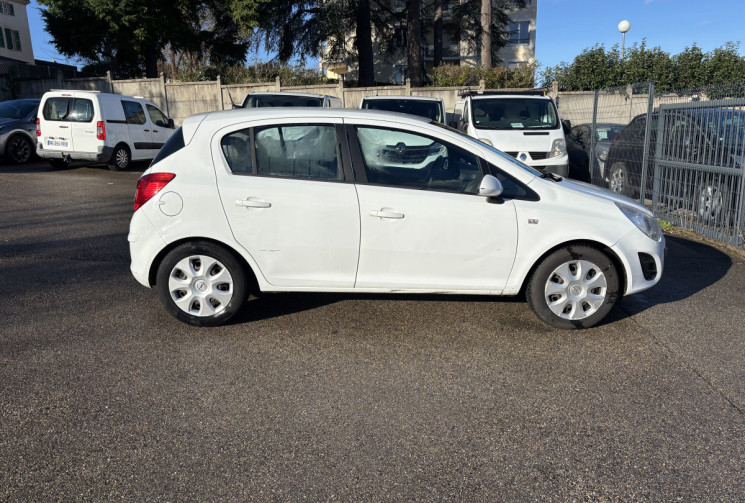 Opel Corsa 86 CH / GRAPHITE / PREMIERE MAIN