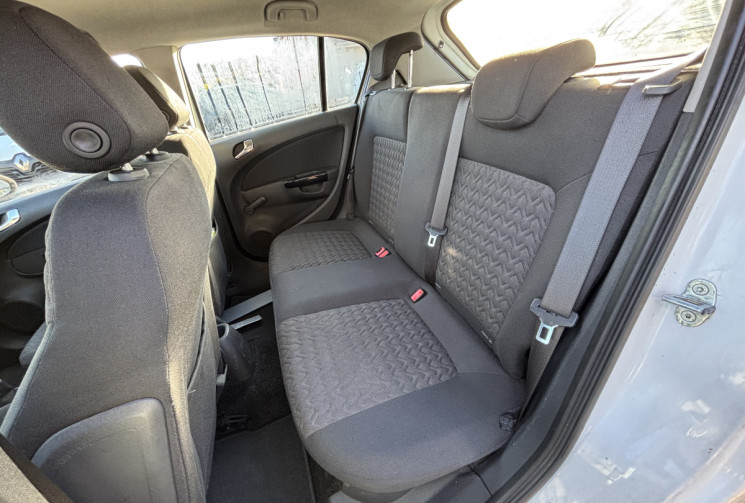 Opel Corsa 86 CH / GRAPHITE / PREMIERE MAIN