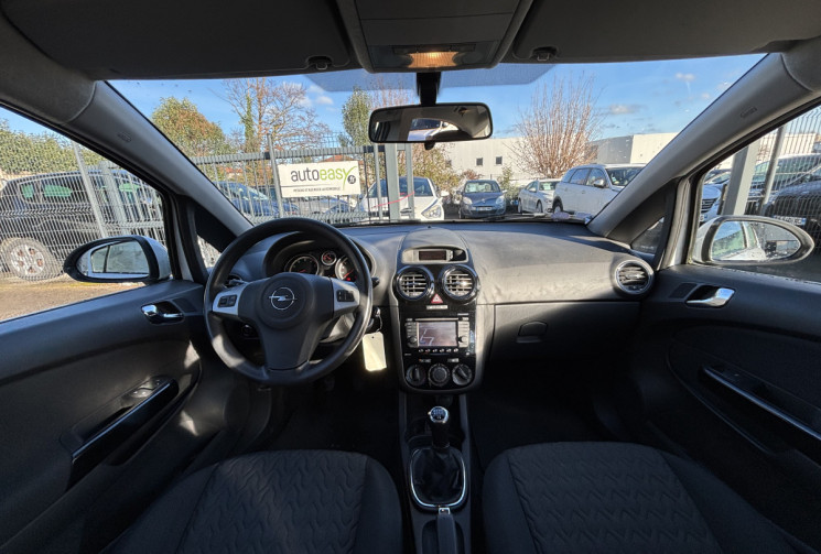 Opel Corsa 86 CH / GRAPHITE / PREMIERE MAIN