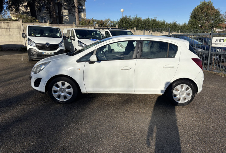 Opel Corsa 86 CH / GRAPHITE / PREMIERE MAIN