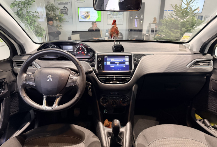 Peugeot 208 1.2 STYLE 82 CH