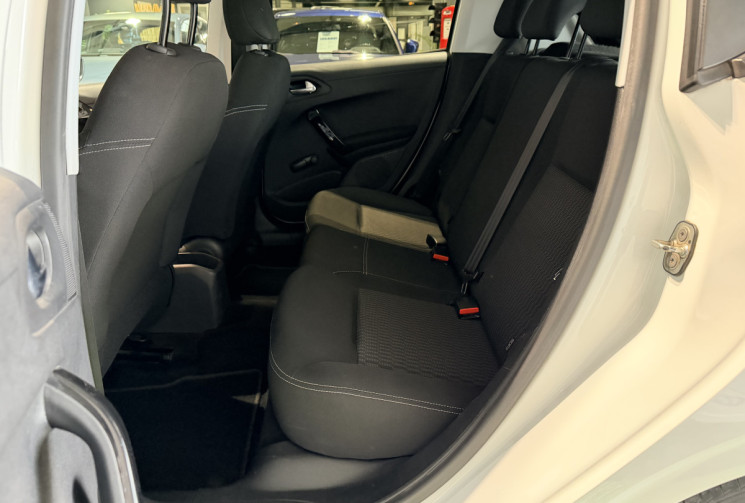 Peugeot 208 1.2 STYLE 82 CH