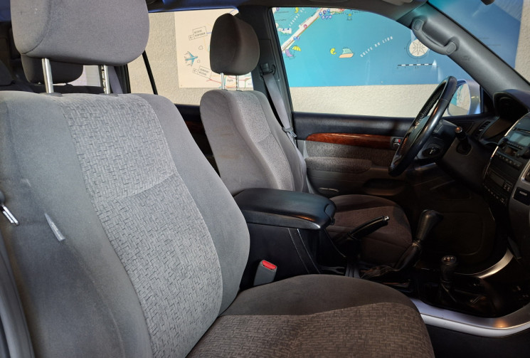 Toyota Land Cruiser  3.0 D-4D 173 KDJ 120 GARANTIE 3 MOIS